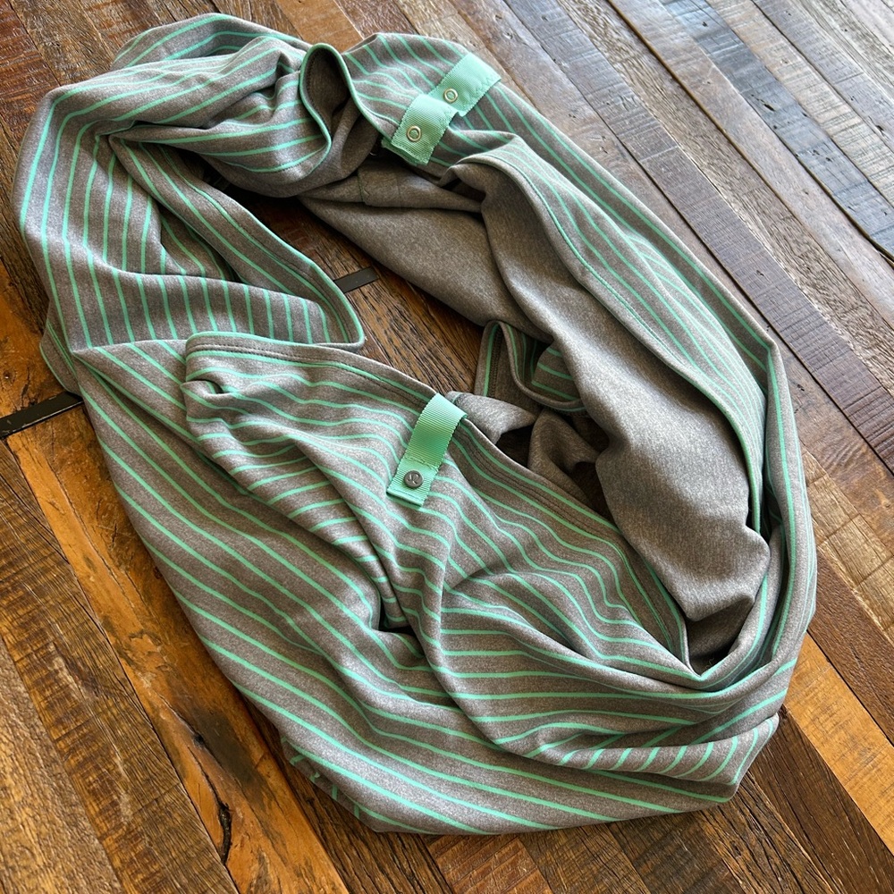 Lululemon Vinyasa Rulu Scarf. Menthol Green and Heather Gray stripe.